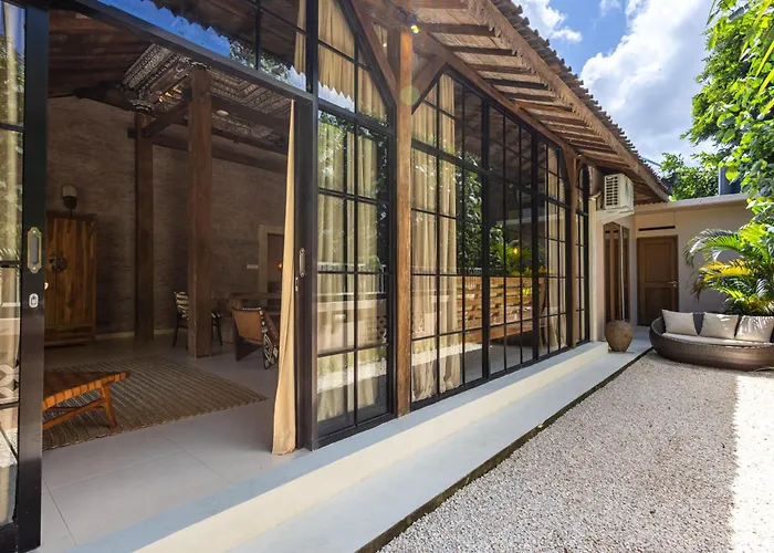 The Pink Joglo, A Cheerful 3bdr W/pool And Rice-field View. Dalung (Bali)
