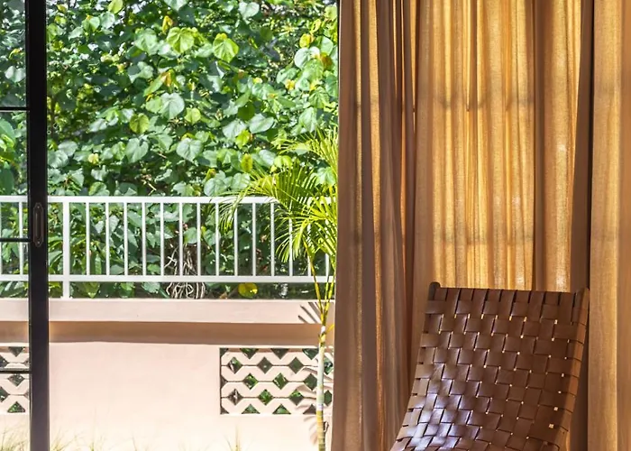 The Pink Joglo, A Cheerful 3bdr W/pool And Rice-field View. Dalung (Bali)