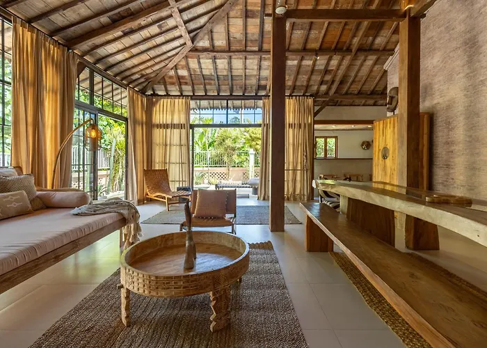 Villa The Pink Joglo, A Cheerful 3bdr W/pool And Rice-field View.