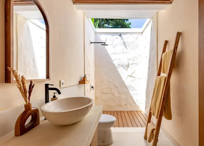 The Pink Joglo, A Cheerful 3bdr W/pool And Rice-field View. Villa *