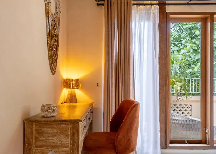 The Pink Joglo, A Cheerful 3bdr W/pool And Rice-field View. *